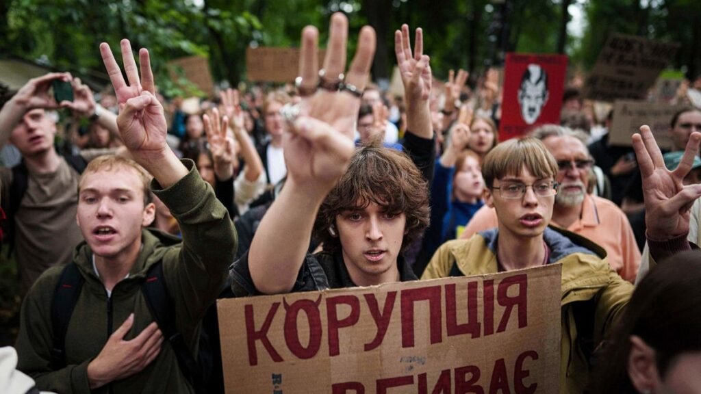 Ukraine approves law to restore independence of anti-graft watchdogs