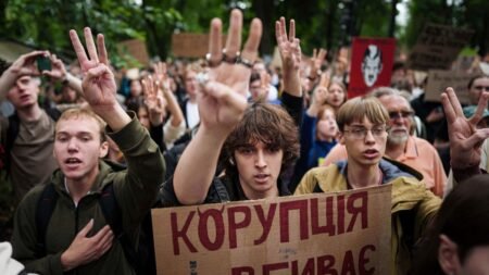 Ukraine approves law to restore independence of anti-graft watchdogs