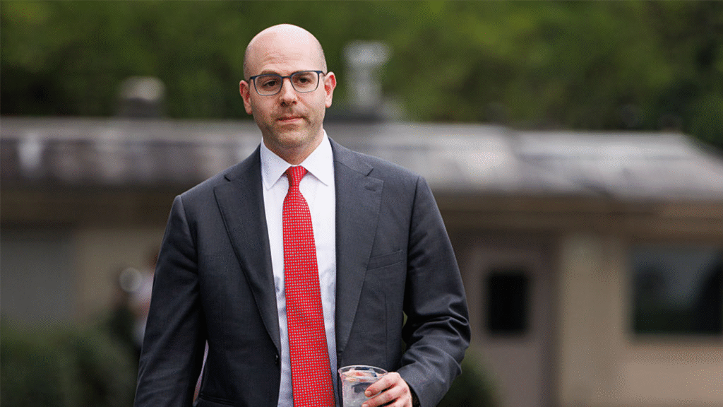 Trump names replacement for Fed seat; still looking for permanent appointee Trump names replacement for Fed seat; still looking for permanent appointee