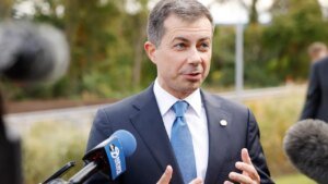 Pete Buttigieg doubles-down on questioning fairness of trans athletes in women’s sports Pete Buttigieg doubles-down on questioning fairness of trans athletes in women’s sports