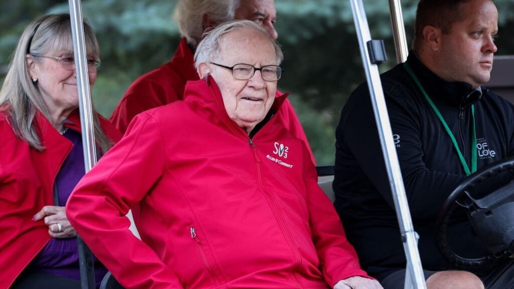 Buffett revives UnitedHealth, giving stock best week since 2009