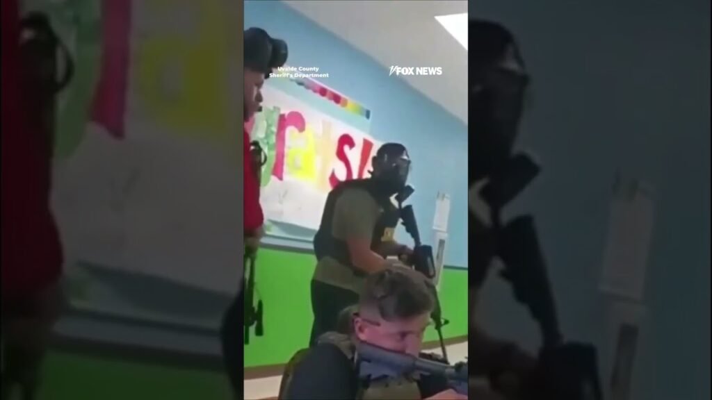 ‘MY KIDS ARE IN THERE!’ New video shows Uvalde parents’ urgent plea to cops #shorts #foxnews #us