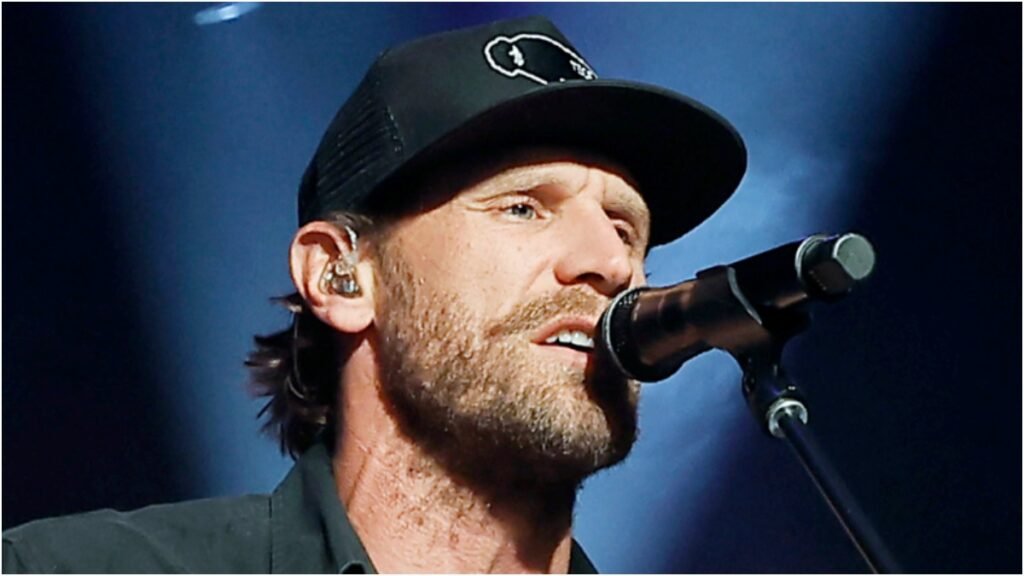 Country Star Releases Incredible New Song That Is A Nostalgic Deep Dive: LISTEN