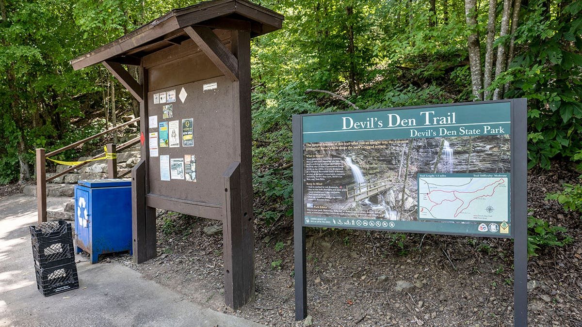 Devils Den State Park signage near Devil's Den trail