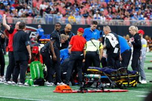 Lions-Falcons End Preseason Game In Prayer Circle After Terrifying Injury To Detroit CB Morice Norris Lions-Falcons End Preseason Game In Prayer Circle After Terrifying Injury To Detroit CB Morice Norris