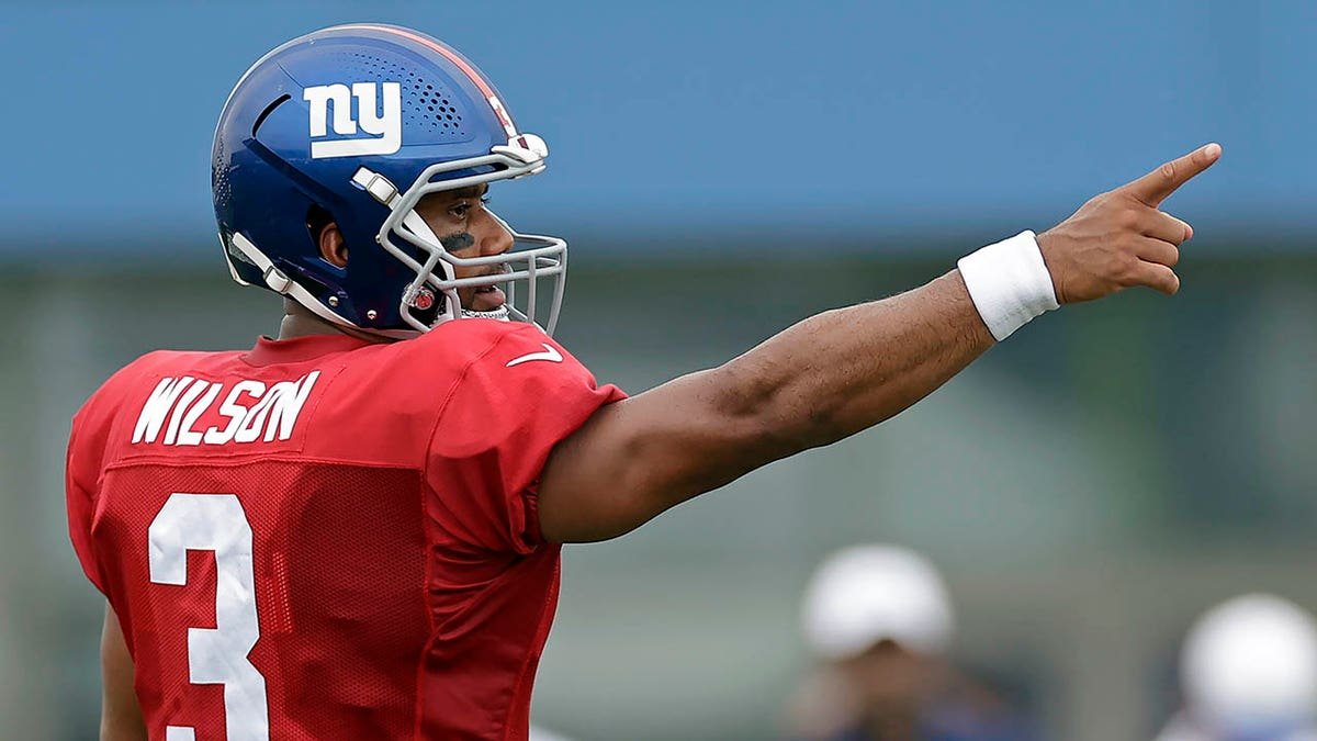 Russell Wilson reacts