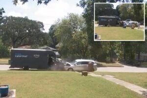 Shocking moment sleeping driver slams head-on into Amazon van with delivery worker inside Shocking moment sleeping driver slams head-on into Amazon van with delivery worker inside