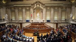 Foreigners’ law approved: PSD and Chega in favour, left voted against Foreigners’ law approved: PSD and Chega in favour, left voted against