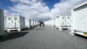 Never again a blackout: High voltage from mega power storage units Never again a blackout: High voltage from mega power storage units