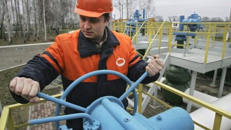EU to propose tariffs on Russian oil amid pressure from Trump