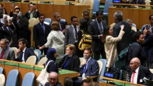 UN delegates walk out of Netanyahu address after cheering Palestinian leader day before UN delegates walk out of Netanyahu address after cheering Palestinian leader day before