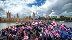 Elon Musk wades back into UK politics, backs leader of new right-wing party, mocks rival Elon Musk wades back into UK politics, backs leader of new right-wing party, mocks rival
