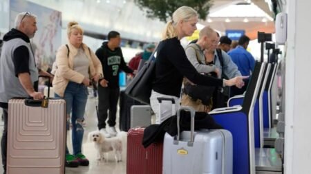 EU lawmakers to maintain the three-hour delay passengers rights