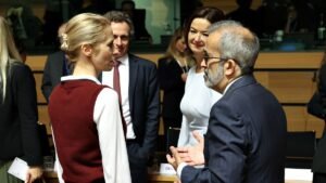 EU foreign ministers walk fine line on Trump-Putin summit in Budapest