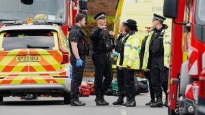 UK stabbing, vehicle attack injures 4 outside synagogue, police say UK stabbing, vehicle attack injures 4 outside synagogue, police say
