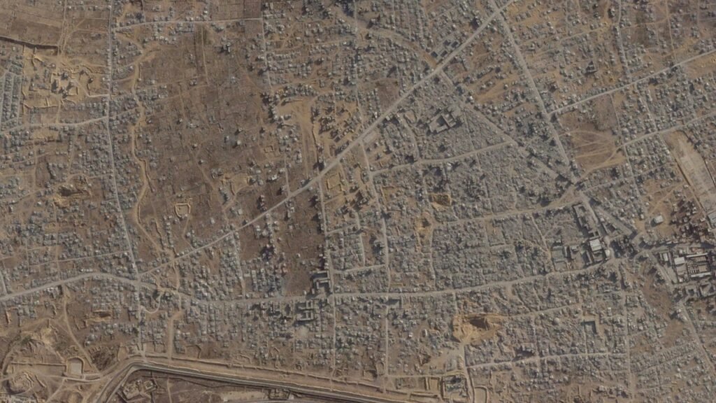 Before and after images show devastating destruction in Gaza Before and after images show devastating destruction in Gaza