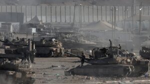 Israel-Hamas ceasefire takes effect, IDF begins pulling back in Gaza Israel-Hamas ceasefire takes effect, IDF begins pulling back in Gaza