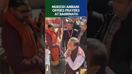 Reliance Industries Chairman Mukesh Ambani Seeks Blessings At Badrinath | N18S | CNBC TV18