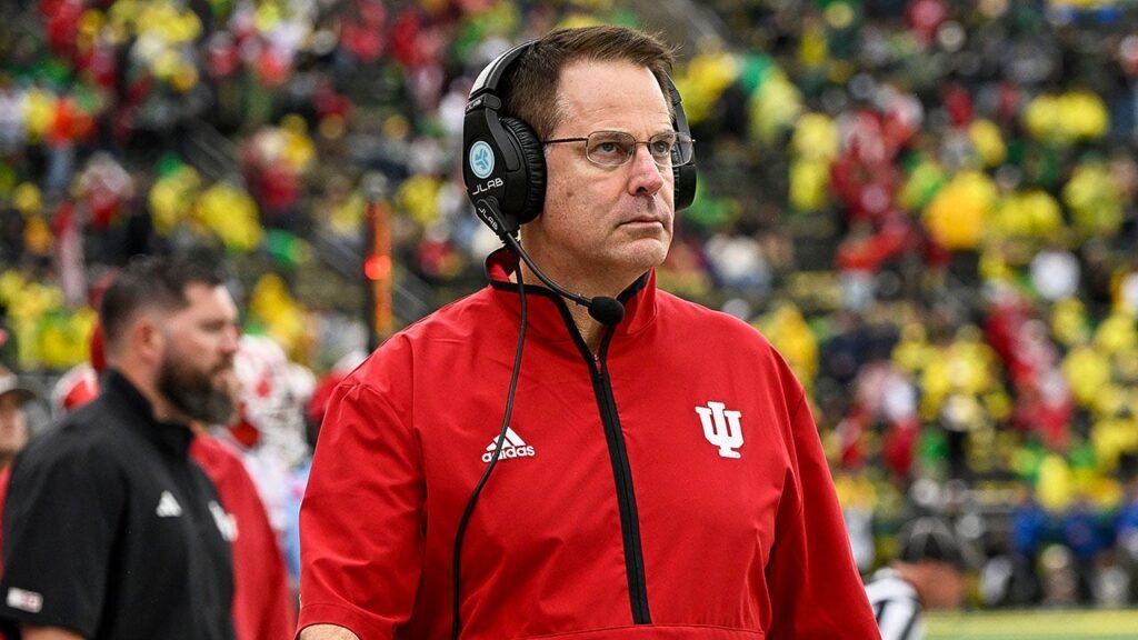 Indiana extends Curt Cignetti on massive 8-year deal as Penn State loses out on coaching target Indiana extends Curt Cignetti on massive 8-year deal as Penn State loses out on coaching target