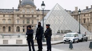 ‘Brazen’ Louvre thieves made targeted heist, treasures could be melted down: expert