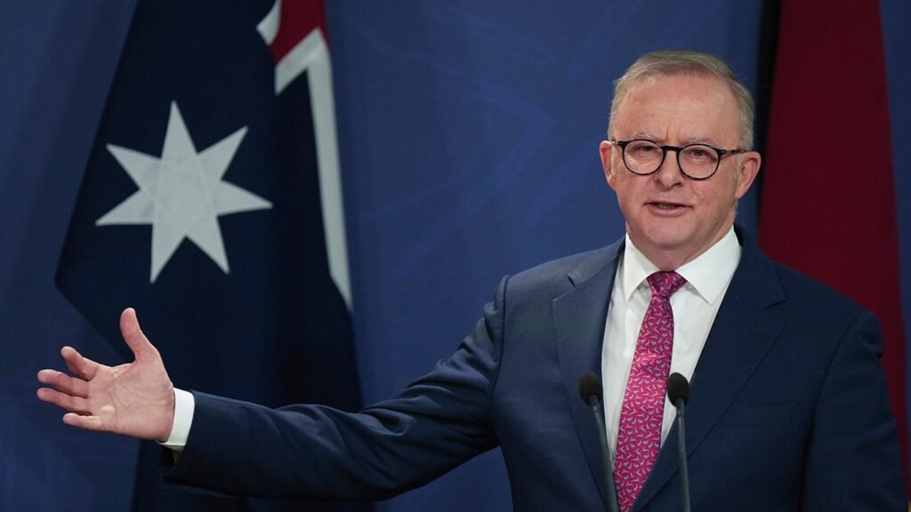 Australian prime minister’s plane makes emergency landing in St Louis after leaving Washington