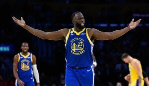 Draymond Green gets called for technical foul from bench less than 7 minutes into NBA season
