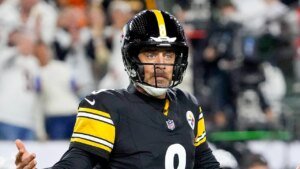 Aaron Rodgers tells 311-pound Steelers teammate to stop tackling him after touchdowns: ‘I’m 41’