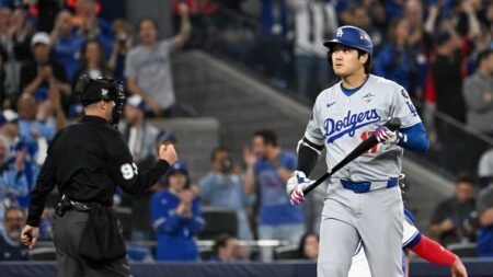 Blue Jays fans boo Dodgers’ Shohei Ohtani ahead of World Series Game 1 Blue Jays fans boo Dodgers’ Shohei Ohtani ahead of World Series Game 1