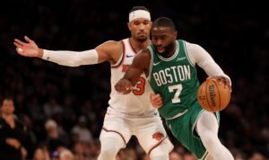 Jaylen Brown’s Painted Hairline Leaves Stain on Knicks Jersey in Viral NBA Moment Jaylen Brown’s Painted Hairline Leaves Stain on Knicks Jersey in Viral NBA Moment
