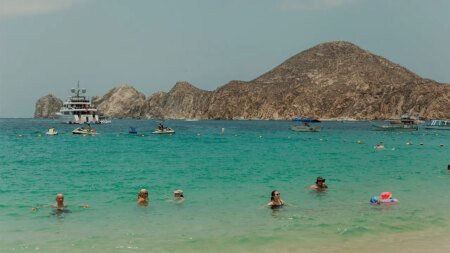 ‘Narco-banners’ reportedly threaten Americans in vacation hot spot where cartels rule like mafia: expert ‘Narco-banners’ reportedly threaten Americans in vacation hot spot where cartels rule like mafia: expert