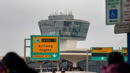 Major US airports face ground stops and flight delays amid ongoing government shutdown Major US airports face ground stops and flight delays amid ongoing government shutdown