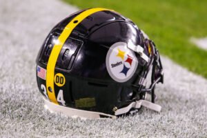 What On God’s Green Earth Are These Pittsburgh Steelers Uniforms? What On God’s Green Earth Are These Pittsburgh Steelers Uniforms?