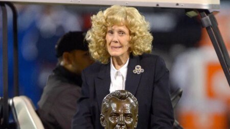 Carol Davis, longtime Raiders ‘First Lady,’ dead at 93 Carol Davis, longtime Raiders ‘First Lady,’ dead at 93