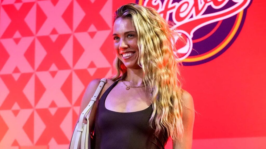 Fever’s Lexie Hull says there’s some ‘level of jealousy’ when it comes to her team Fever’s Lexie Hull says there’s some ‘level of jealousy’ when it comes to her team
