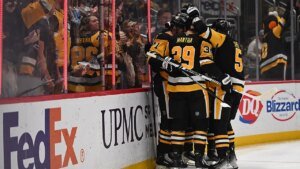 NHL fan falls from upper concourse during Penguins game NHL fan falls from upper concourse during Penguins game