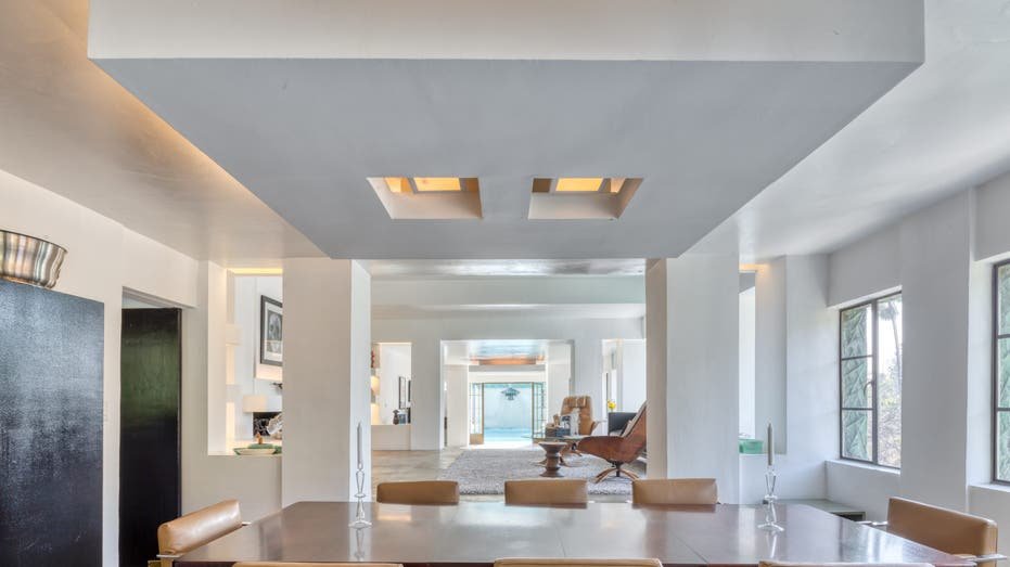 Photo of inside of 2255 Verde Oak Drive, Los Angeles, CA