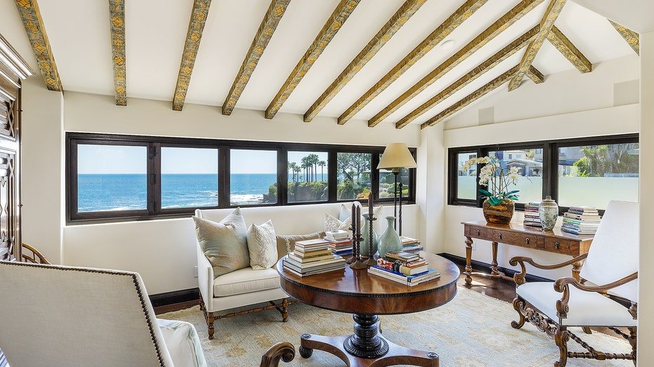 Photo of inside of 989 Cliff Drive, Laguna Beach, CA.