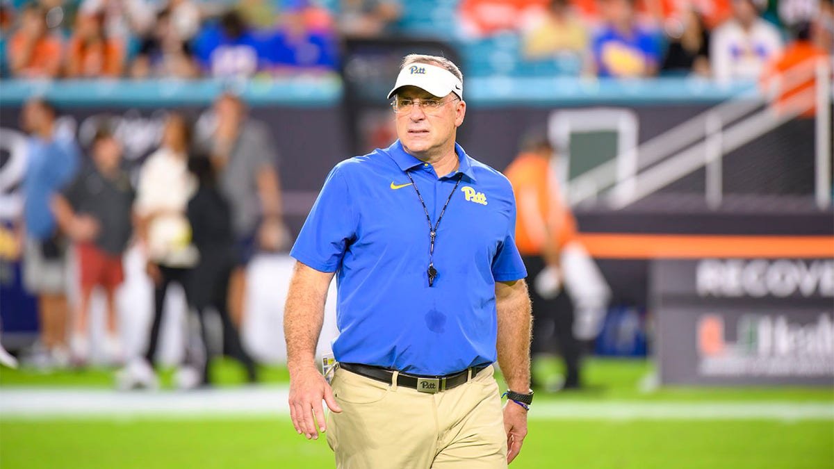 Pat Narduzzi watches his players