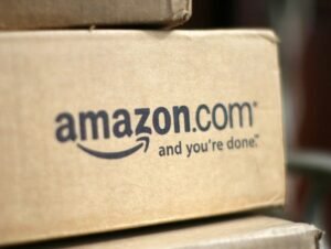 Amazon to cut nearly 30K corporate jobs in largest layoff in company history: report Amazon to cut nearly 30K corporate jobs in largest layoff in company history: report