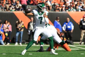 Jets Rally To First Win, Overcoming Opponents Foreign And Domestic Jets Rally To First Win, Overcoming Opponents Foreign And Domestic