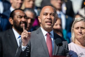 Jeffries Endorses Mamdani for Mayor of New York Jeffries Endorses Mamdani for Mayor of New York