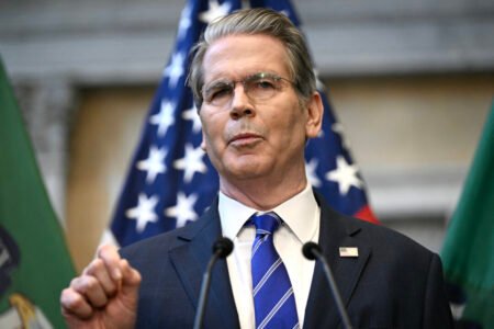 Bessent Urges IMF, World Bank to Take Tougher Stance on China as Trade War Escalates