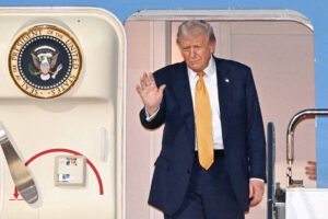 Trump Says He ‘Would Love to’ Meet With Kim Jong Un on Asia Trip Trump Says He ‘Would Love to’ Meet With Kim Jong Un on Asia Trip