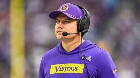 Vikings coach Kevin O’Connell defends choice to keep Carson Wentz in blowout loss for prolonged period Vikings coach Kevin O’Connell defends choice to keep Carson Wentz in blowout loss for prolonged period