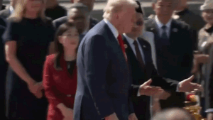 Trump dances with Malaysian performers as he kicks off Asia tour in lively fashion Trump dances with Malaysian performers as he kicks off Asia tour in lively fashion
