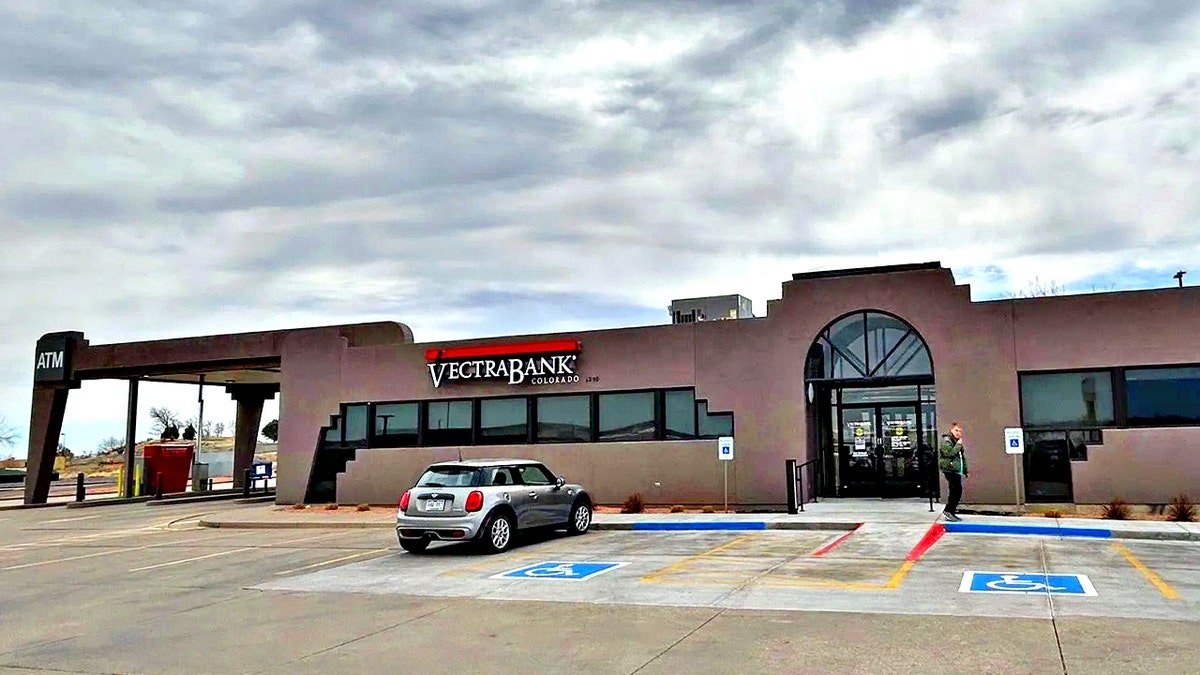 Vectra Bank robbed in Pueblo, Colorado