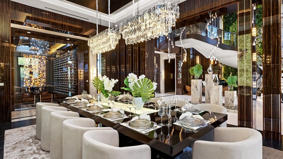 Mark Wahlberg's Florida home dining room