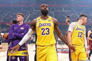 LeBron James Tears Up In Cavs Return, Lakers Still Waiting On An Apology