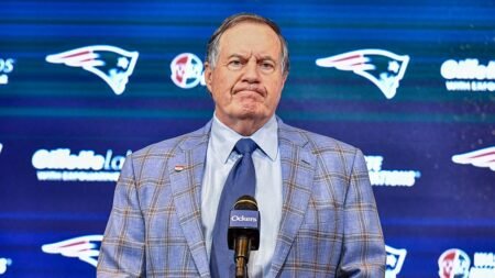 Second Hall of Fame voter explains choosing Robert Kraft over Bill Belichick Second Hall of Fame voter explains choosing Robert Kraft over Bill Belichick