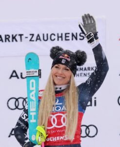 US Skier Lindsey Vonn Airlifted From Course After Terrifying Crash Puts Olympic Comeback In Jeopardy